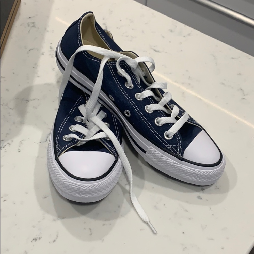 COPY - BNWT Converse size 5M 7women UNISEX